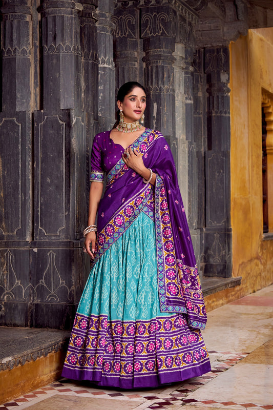 When the richness of Tasar silk meets the art of Ikkat – tradition gets a stylish update. 🥀