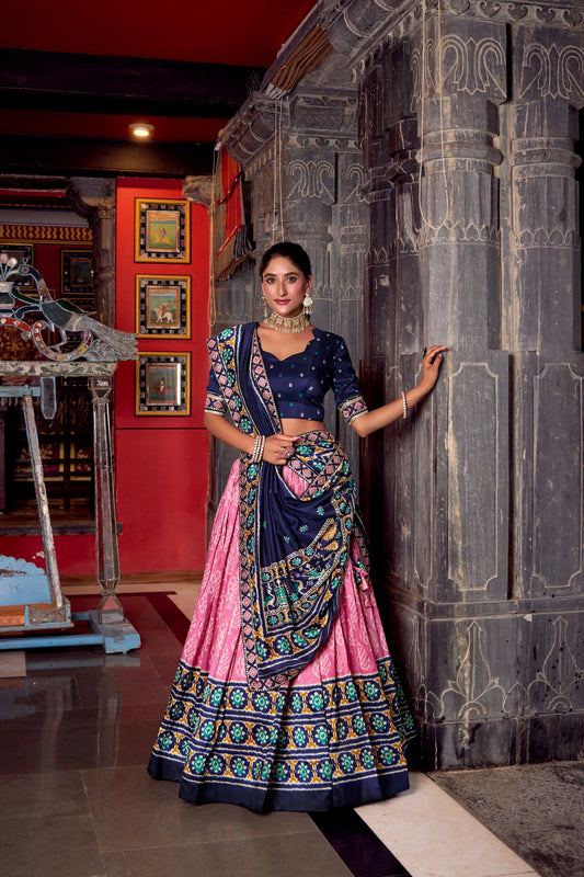 When the richness of Tasar silk meets the art of Ikkat – tradition gets a stylish update. 🥀