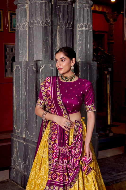 When the richness of Tasar silk meets the art of Ikkat – tradition gets a stylish update. 🥀