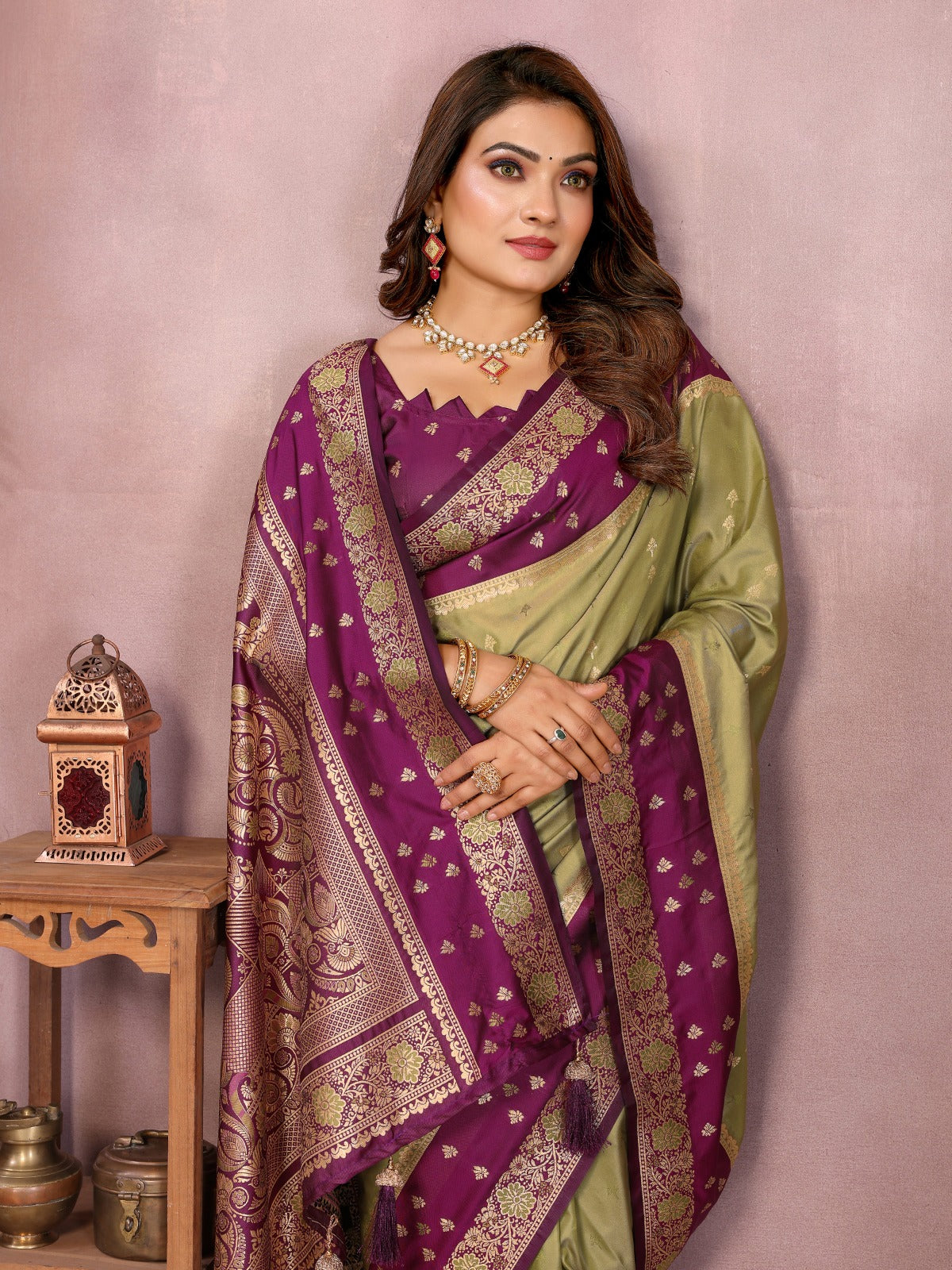 Pure Silks Embrace Ethical Fashion, Unwind in Luxurious Comfort with this Sustainable Treasure!" 🌿