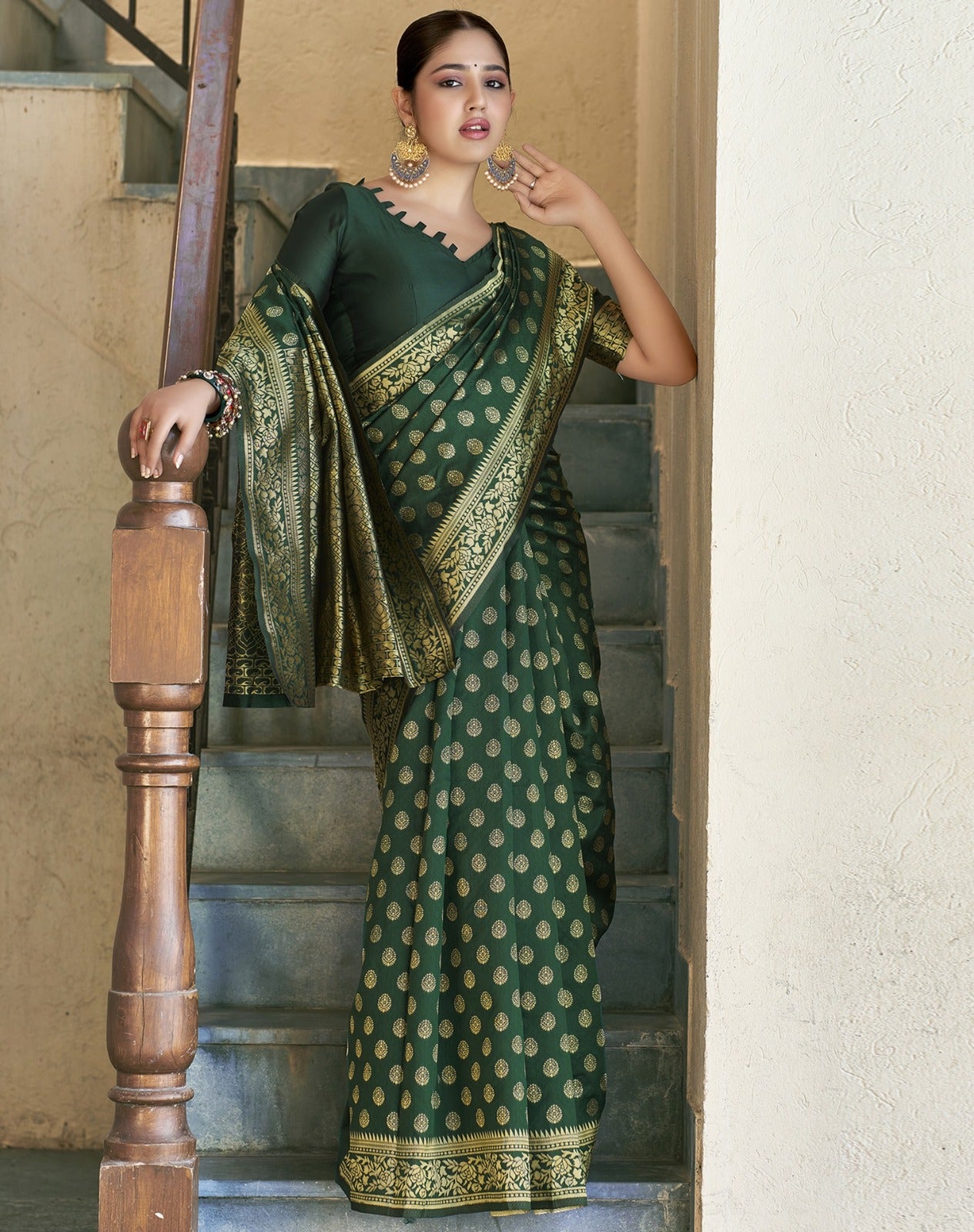Silk Saree from the this store is adorned with beautiful Zari work in form of traditional motifs.