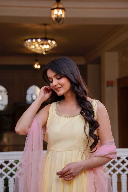 Presenting New Ready-Made Gown Pant With Dupatta Collection*  🔥😍🥰