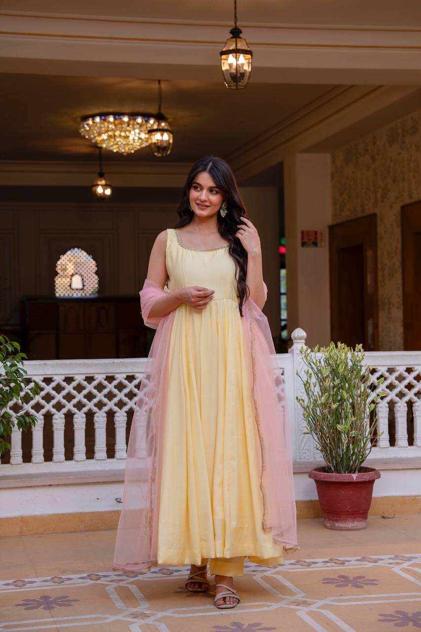 Presenting New Ready-Made Gown Pant With Dupatta Collection*  🔥😍🥰