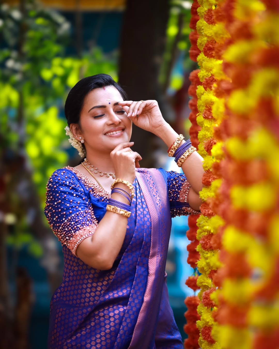 Silk Saree from the this store is adorned with beautiful Zari work in form of traditional motifs.