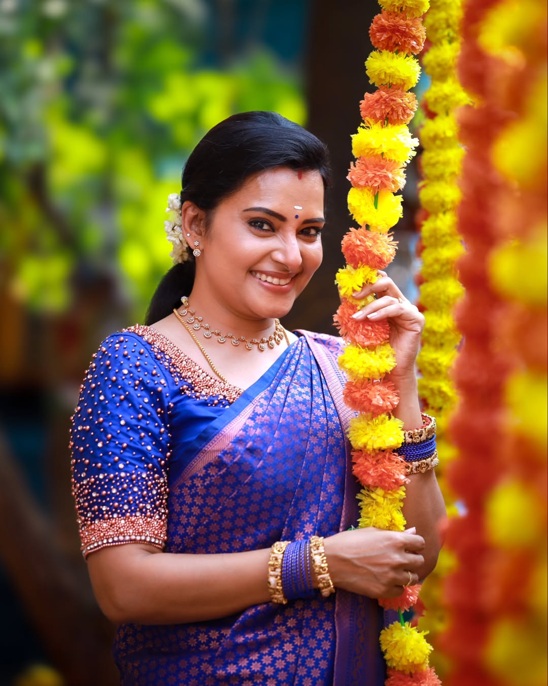 Silk Saree from the this store is adorned with beautiful Zari work in form of traditional motifs.
