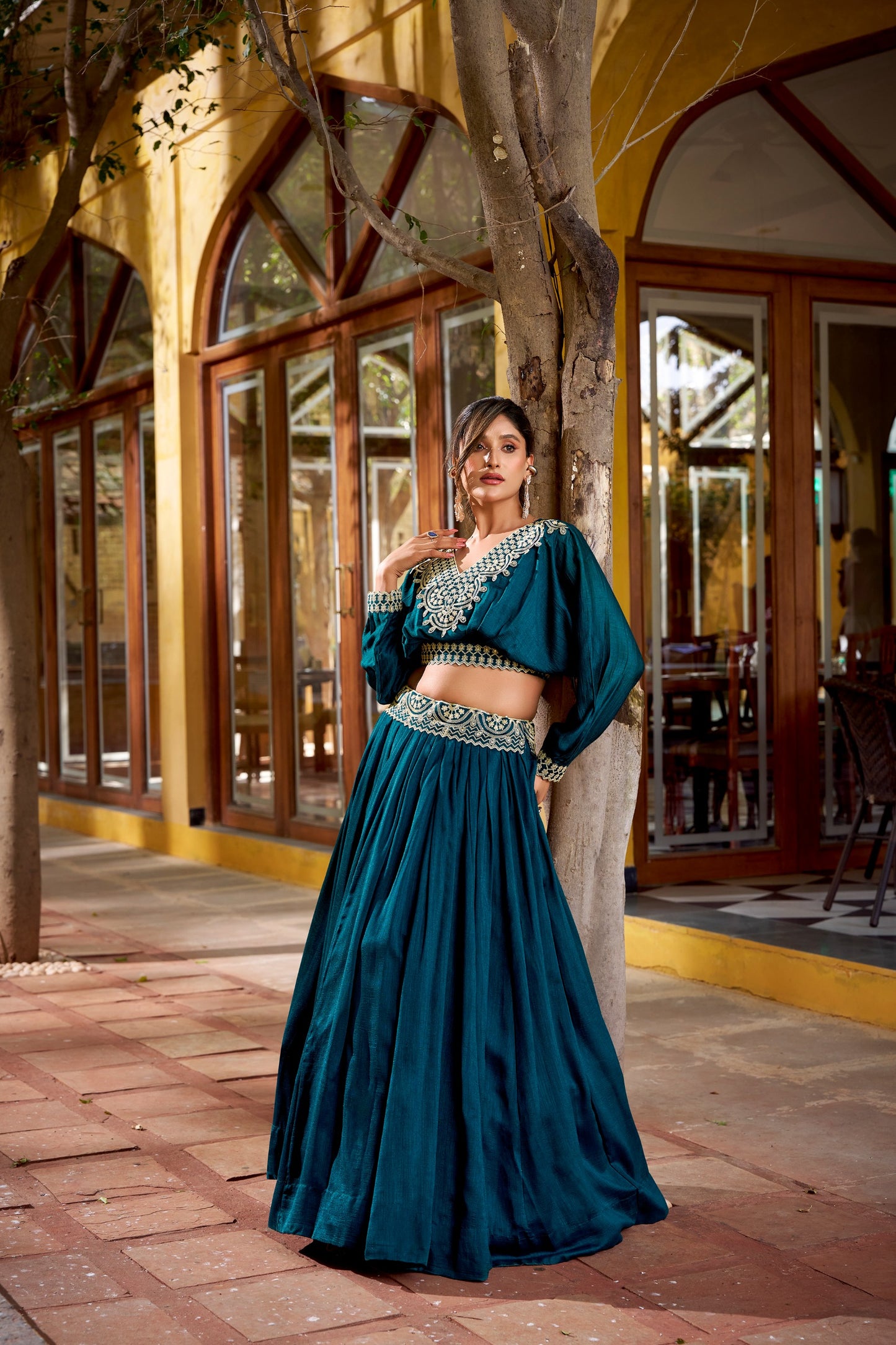 Where tradition meets contemporary design, this Vichitra silk co-ord set lehenga offers a timeless ethnic look. 💖