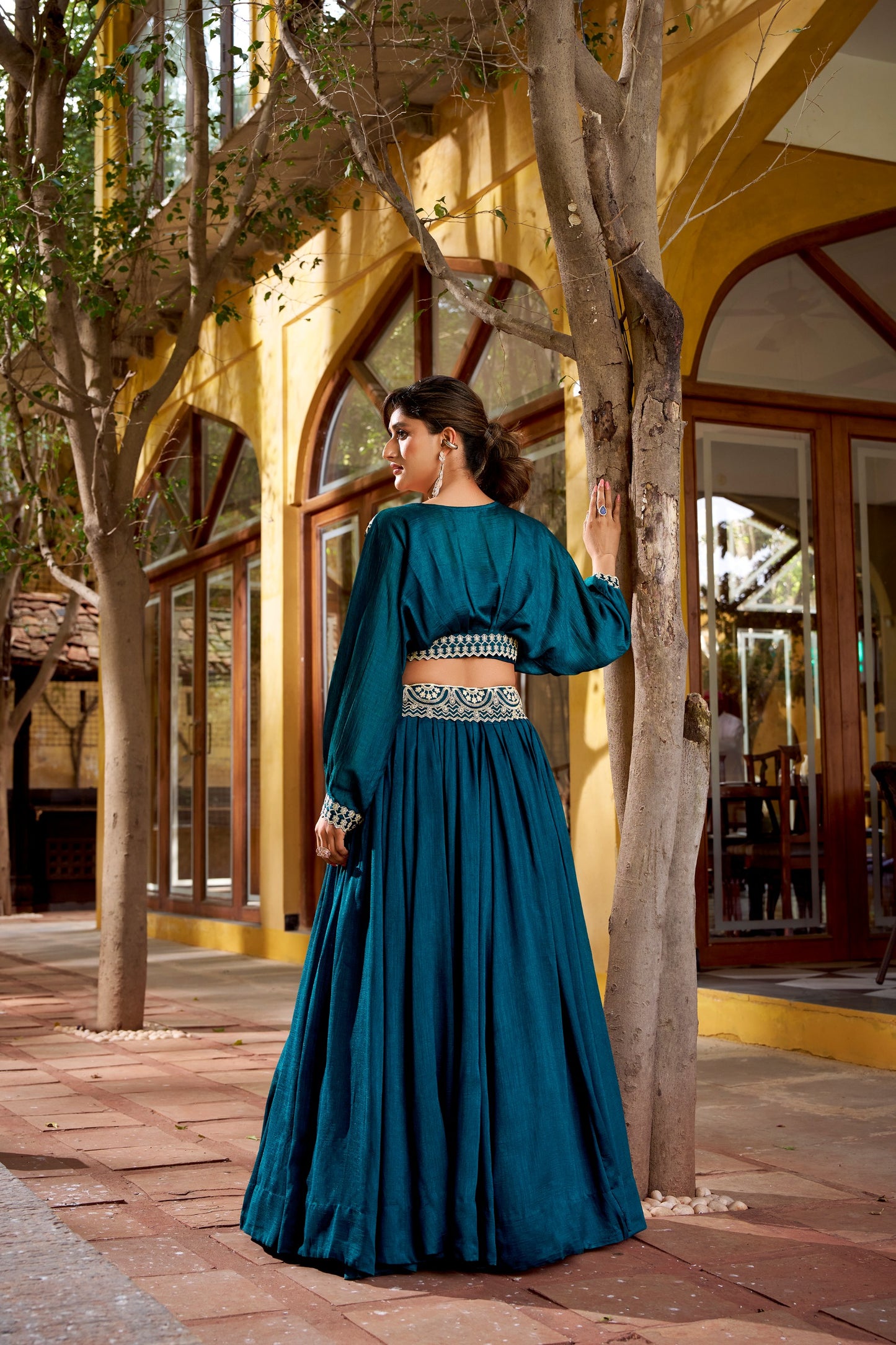 Where tradition meets contemporary design, this Vichitra silk co-ord set lehenga offers a timeless ethnic look. 💖