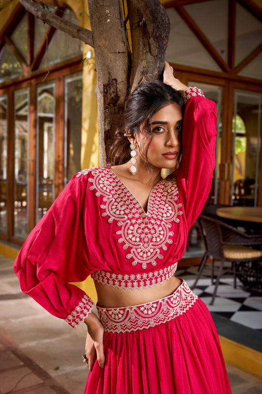 Where tradition meets contemporary design, this Vichitra silk co-ord set lehenga offers a timeless ethnic look. 💖