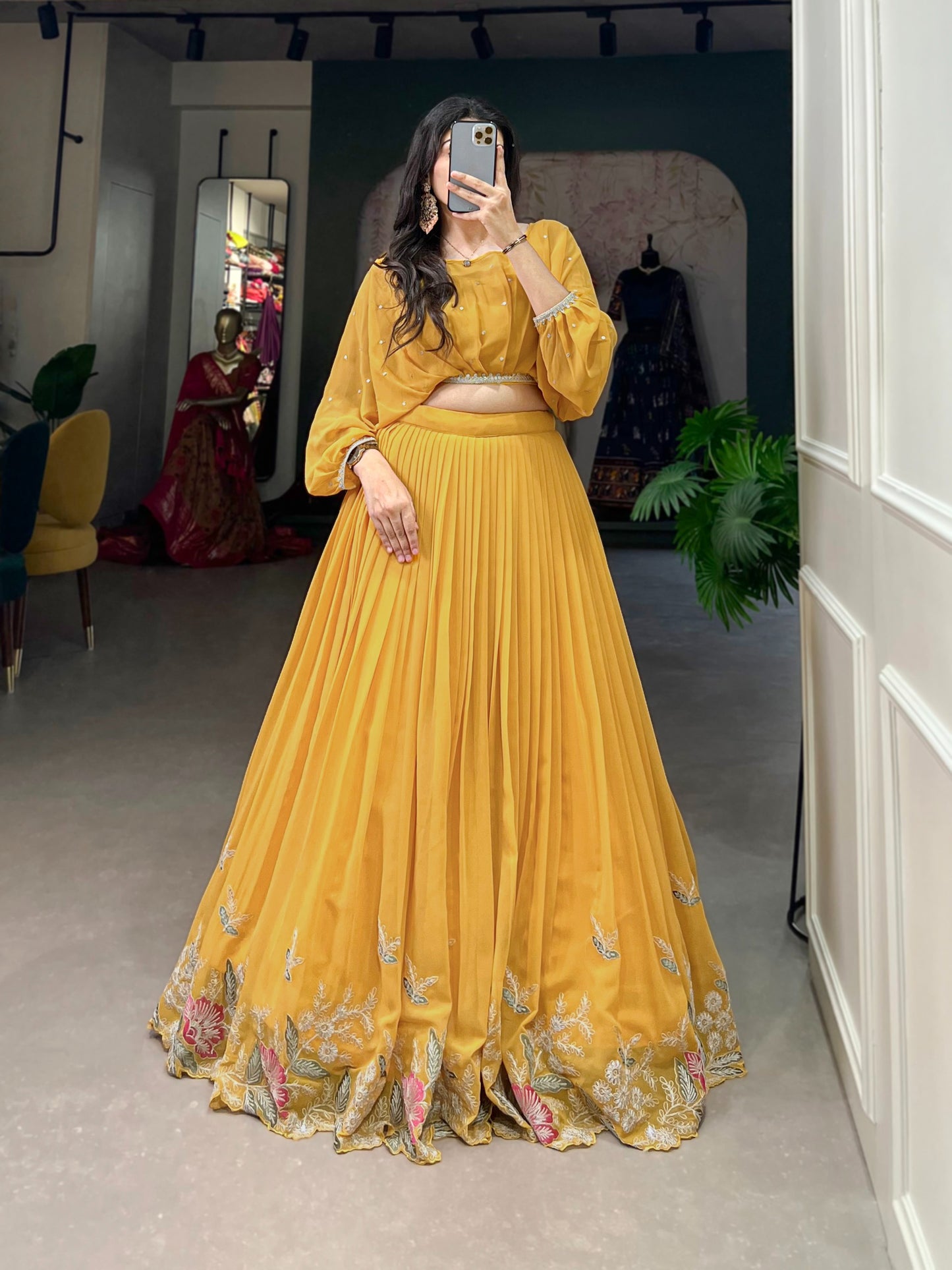 Flaunt Your Flair with Georgette Co-ord Set, Embroidered to Perfection, a Captivating Confluence of Tradition and Trend!✨