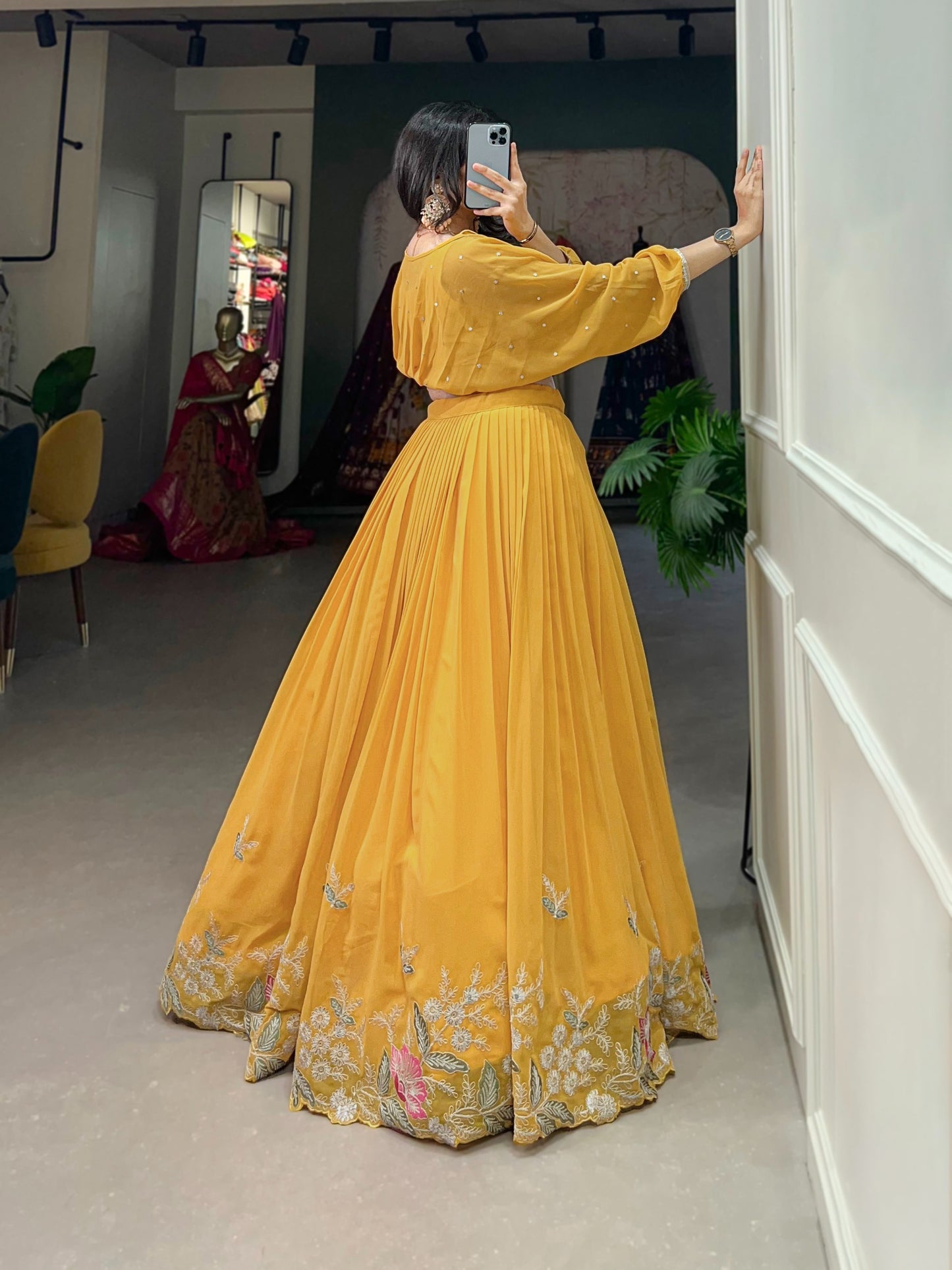 Flaunt Your Flair with Georgette Co-ord Set, Embroidered to Perfection, a Captivating Confluence of Tradition and Trend!✨