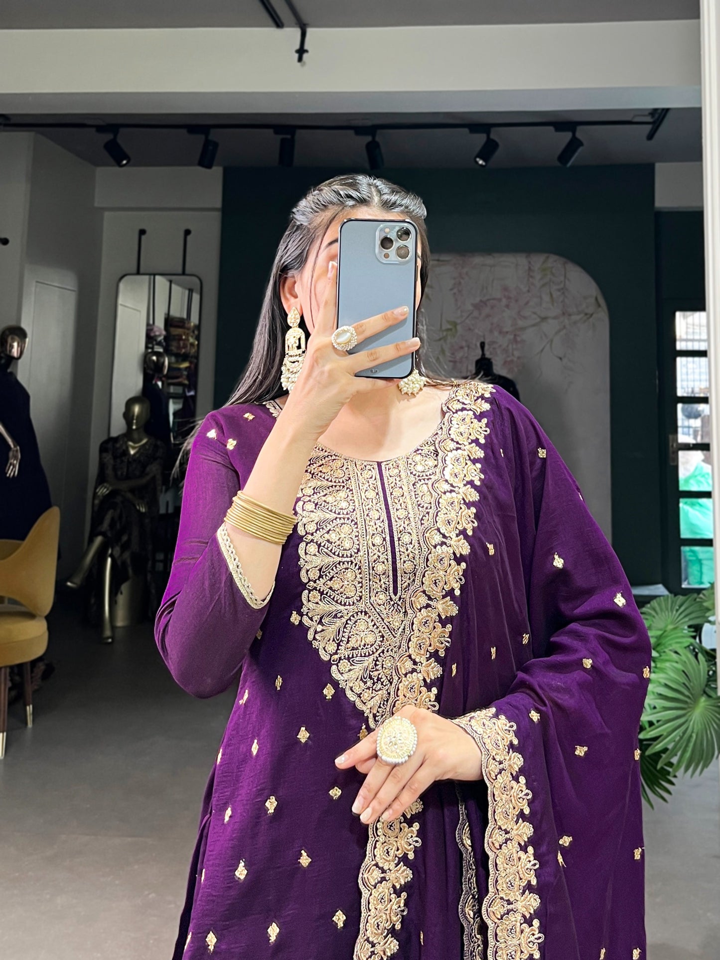 From the richness of the fabric to the charm of its embroidery 🪻