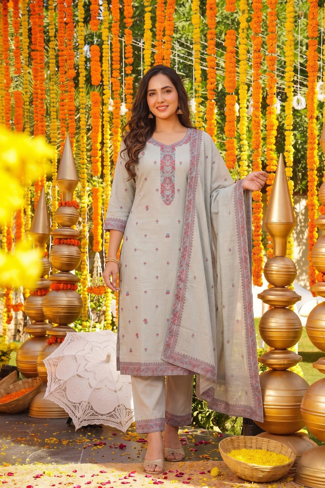 Women's Premium Light Grey Printed Kurta Pant & Dupatta Set with Intricate Floral Ethnic Motifs
