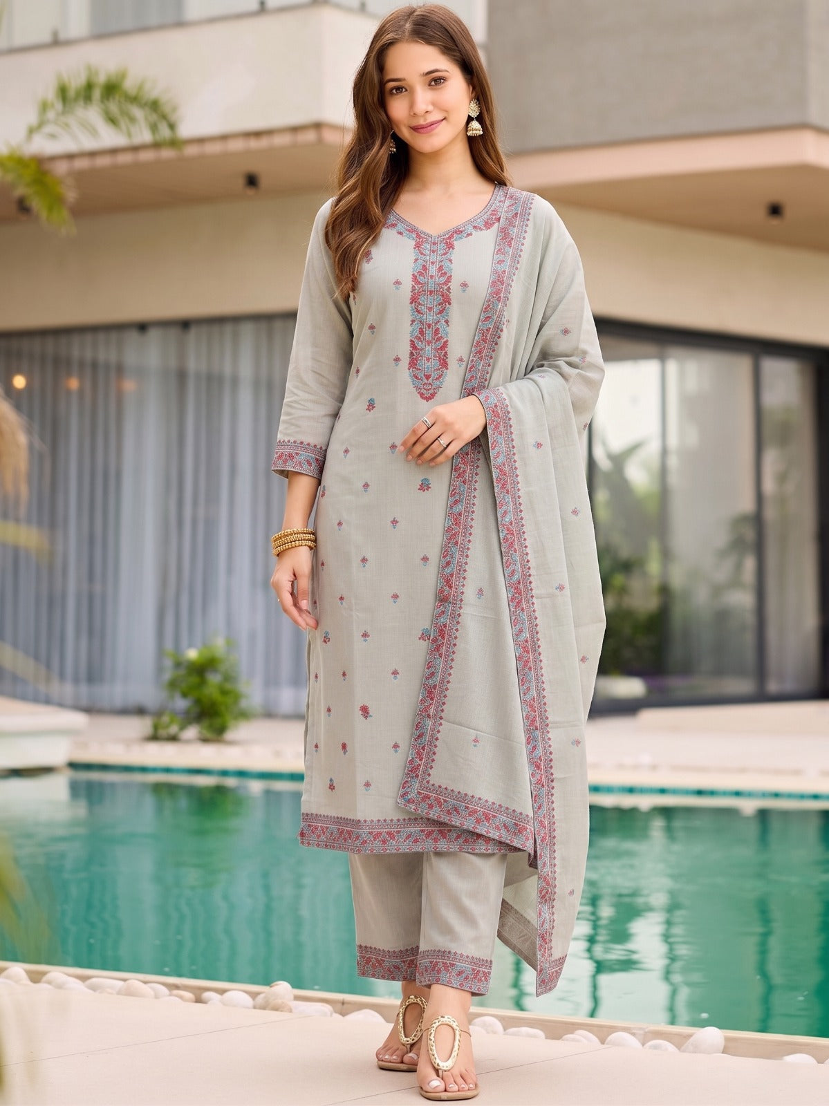 Women's Premium Light Grey Printed Kurta Pant & Dupatta Set with Intricate Floral Ethnic Motifs