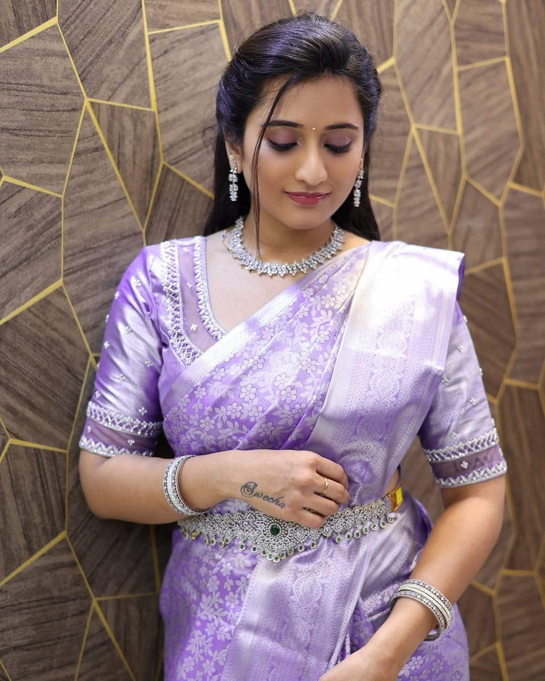 Silk Saree from the this store is adorned with beautiful Zari work in form of traditional motifs