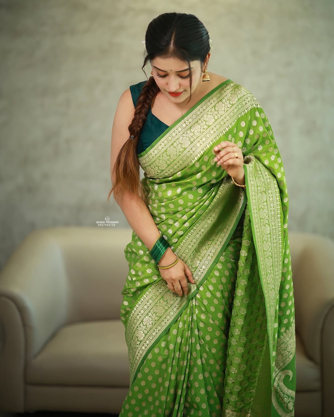 This beautiful saree is elegantly decorated with gorgeous Solid Jacquard weave that gives a perfect look to the outfit.