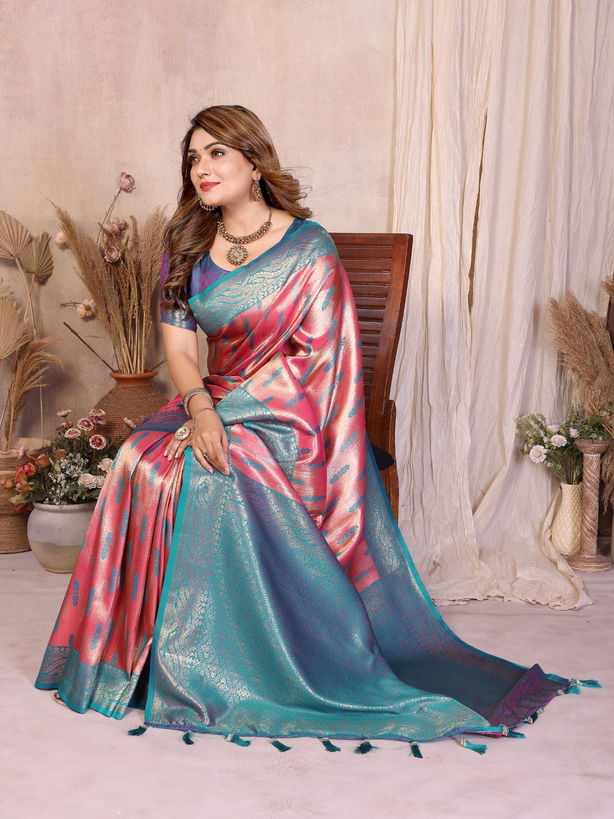These superior and premium pure banarasi tissue silk  sarees with all over weaving butties👗