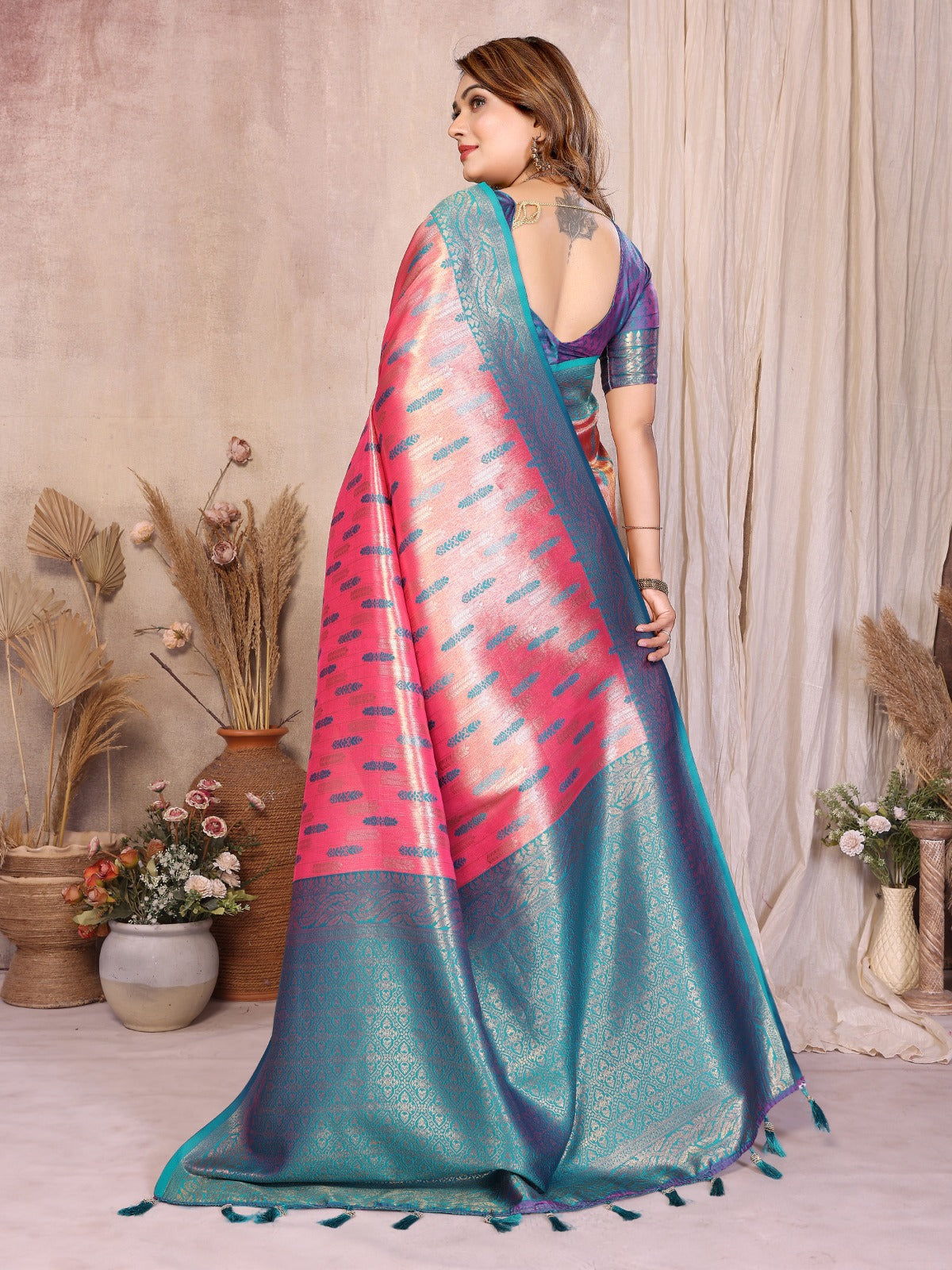 These superior and premium pure banarasi tissue silk  sarees with all over weaving butties👗