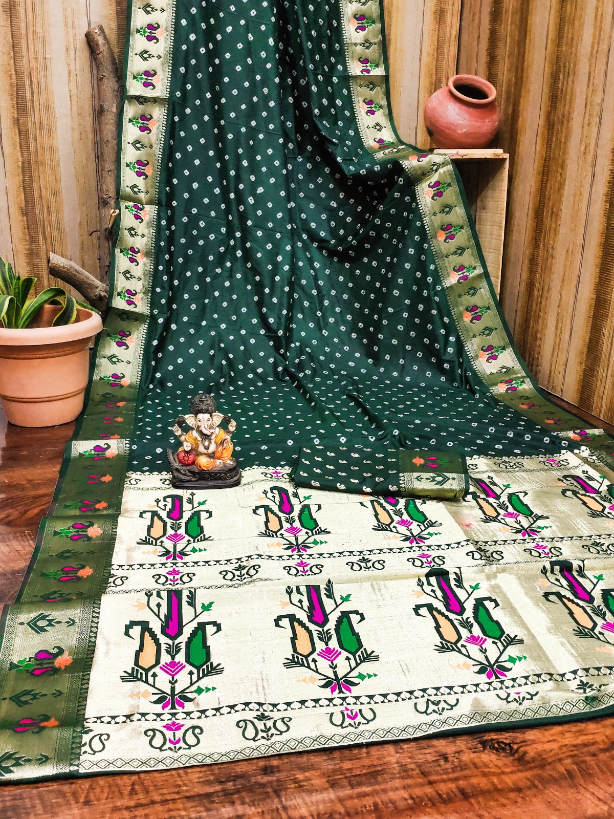 🎈Exclusive Unique Designer Bandhej Paithni Collection At Budget Range🎈