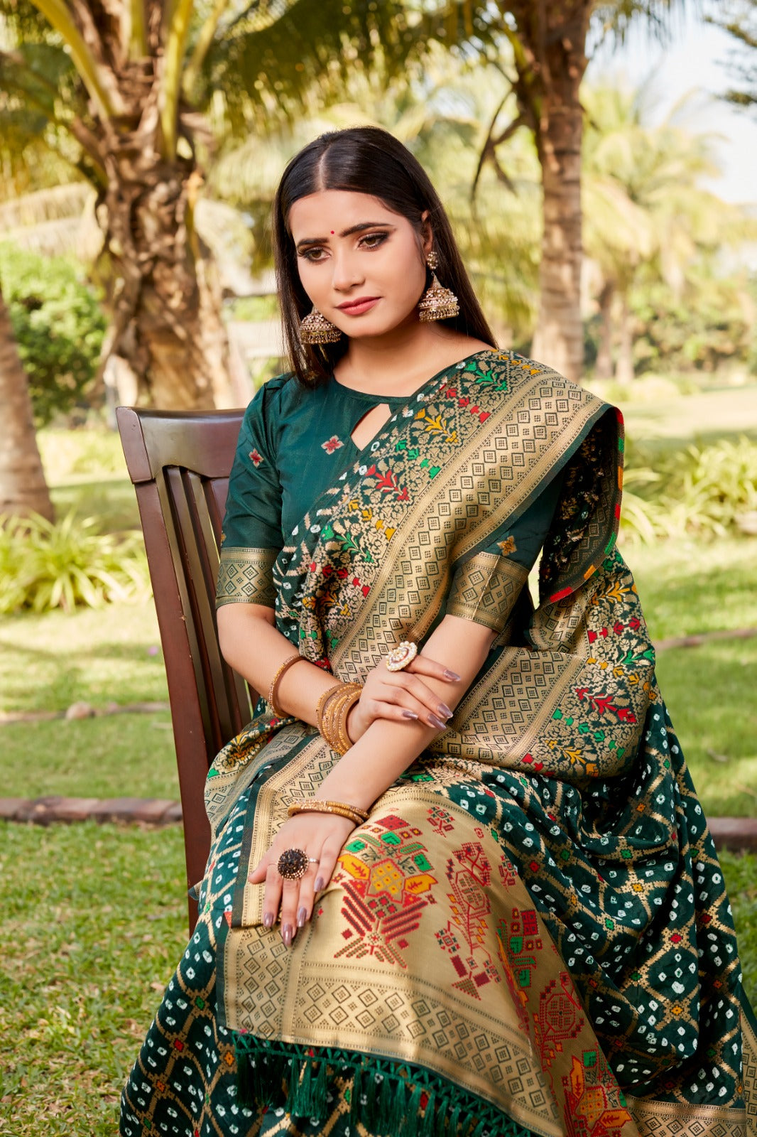 Too pretty and beautiful boutique Gharchola Bandhej series 😍👗🧵