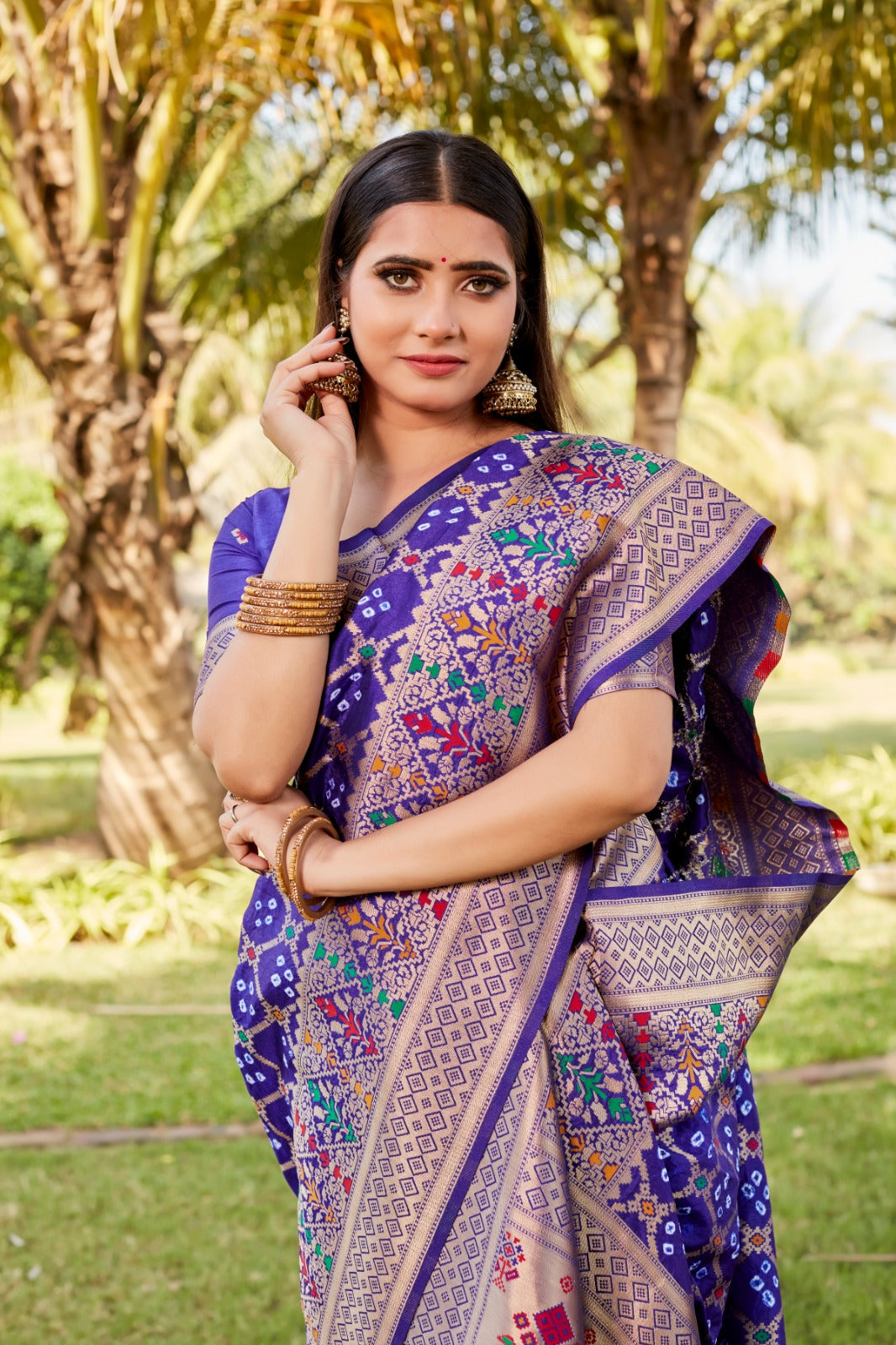 Too pretty and beautiful boutique Gharchola Bandhej series 😍👗🧵