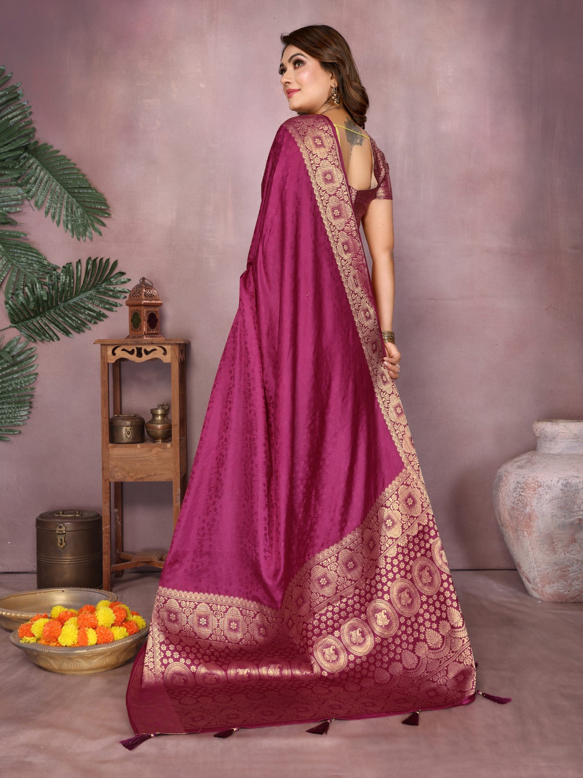 ☘️Too Pretty And Beautiful Original Gala Pallu Premium Silk Hand Dyed Saree For Boutique Series ☘️