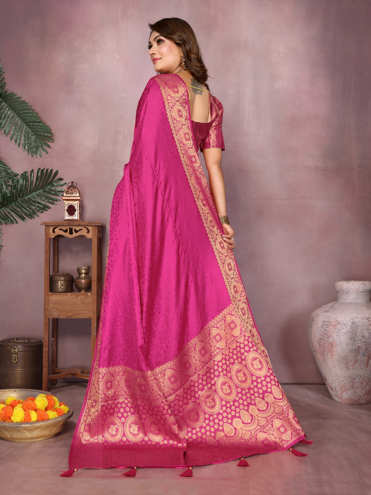 ☘️Too Pretty And Beautiful Original Gala Pallu Premium Silk Hand Dyed Saree For Boutique Series ☘️
