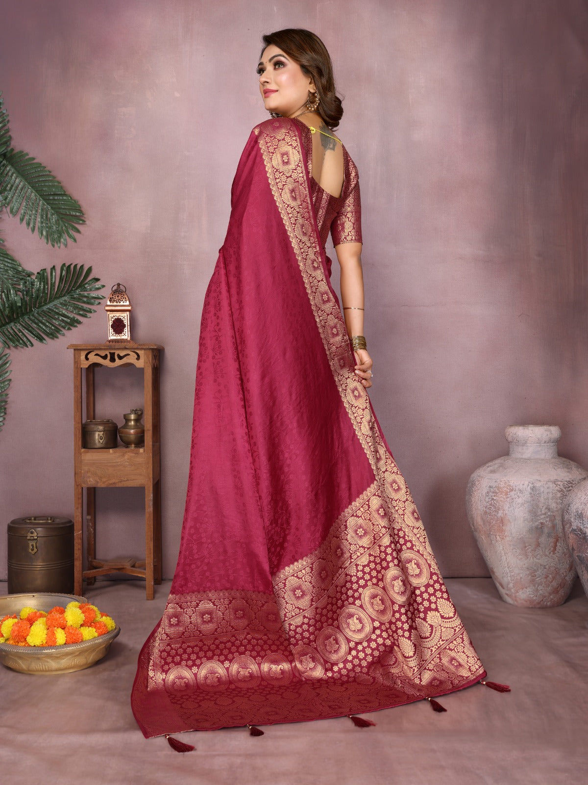 ☘️Too Pretty And Beautiful Original Gala Pallu Premium Silk Hand Dyed Saree For Boutique Series ☘️