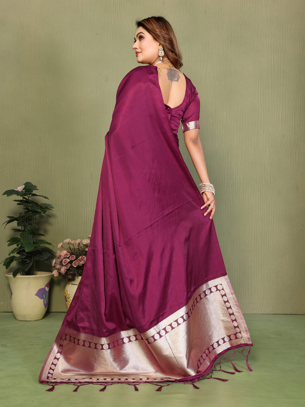 ☘️Too Pretty And Beautiful Original Gala Pallu Premium Silk Hand Dyed Saree For Lagadi Patta Boutique Series ☘️