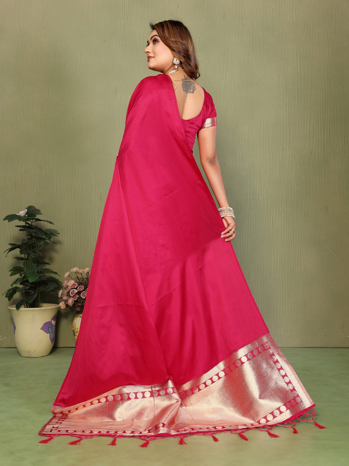 ☘️Too Pretty And Beautiful Original Gala Pallu Premium Silk Hand Dyed Saree For Lagadi Patta Boutique Series ☘️