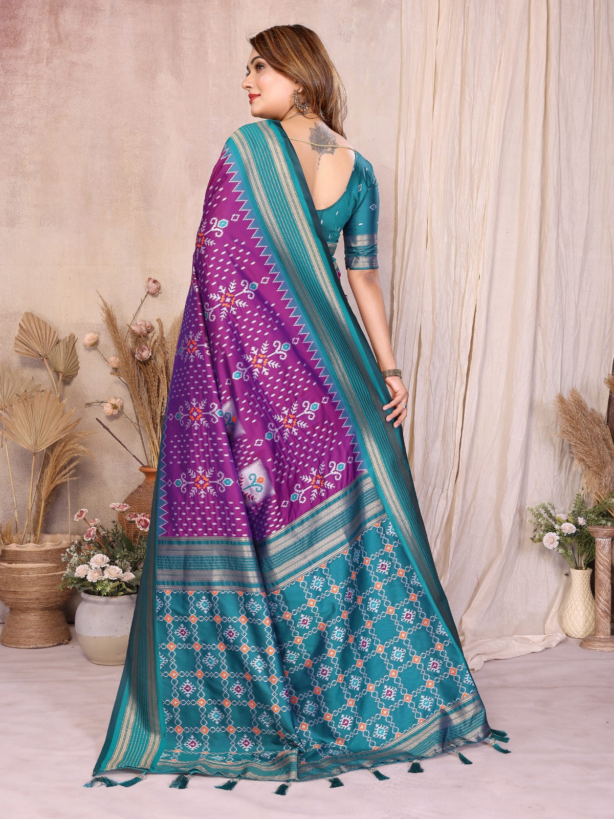 ✨ Soft Silk Ikkat Weaving Saree with Rich Zari Border ✨