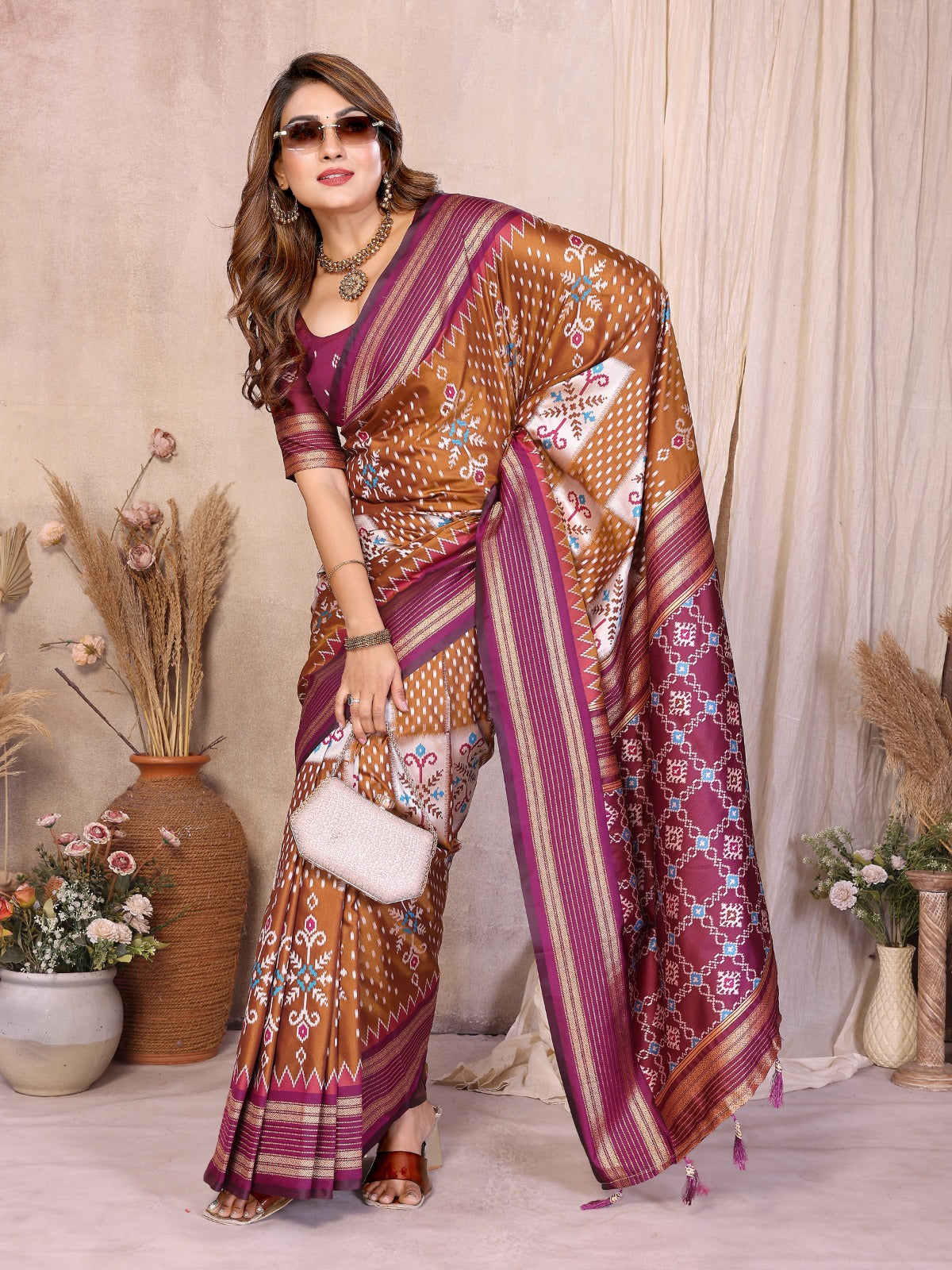 ✨ Soft Silk Ikkat Weaving Saree with Rich Zari Border ✨