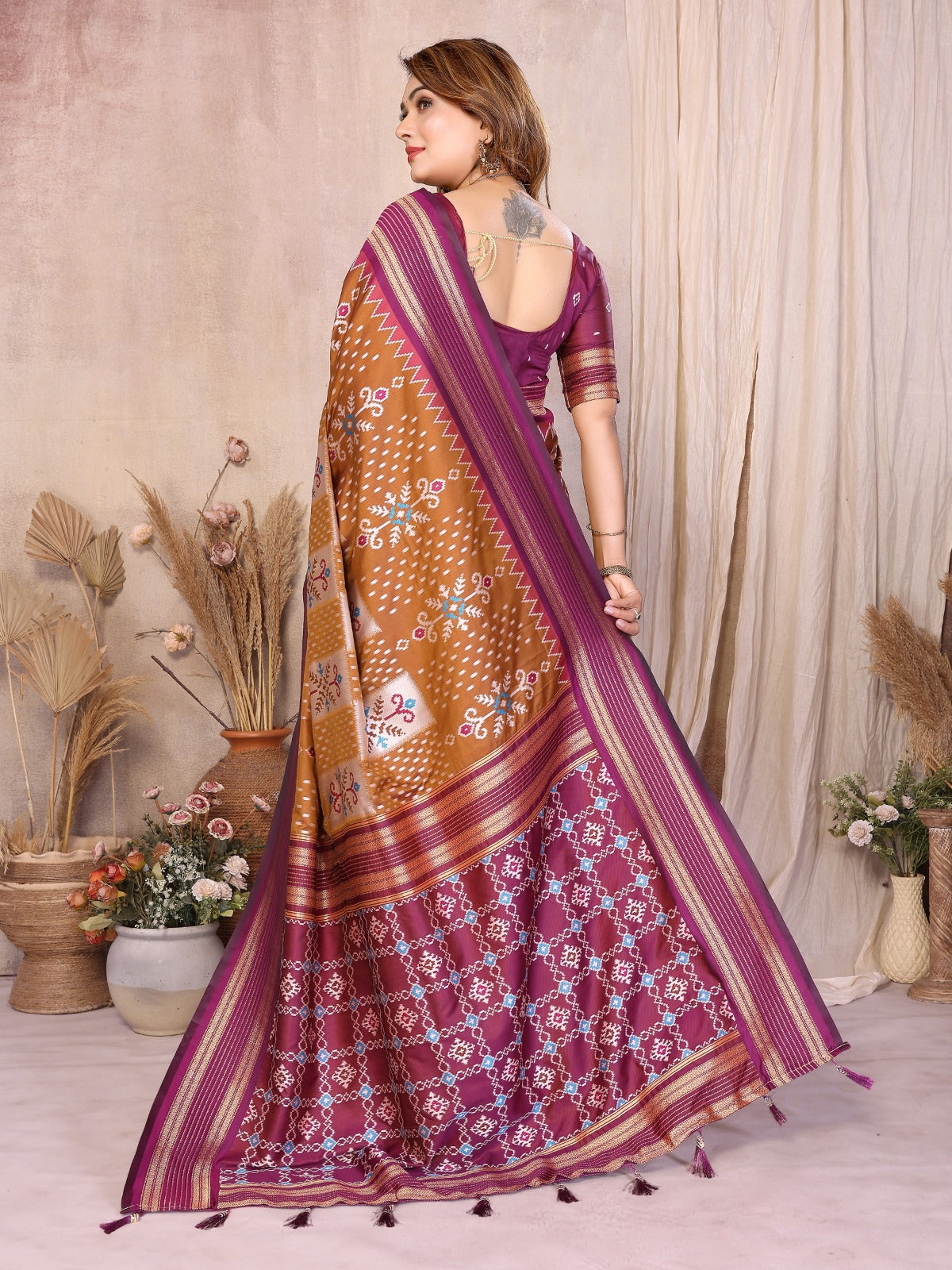 ✨ Soft Silk Ikkat Weaving Saree with Rich Zari Border ✨