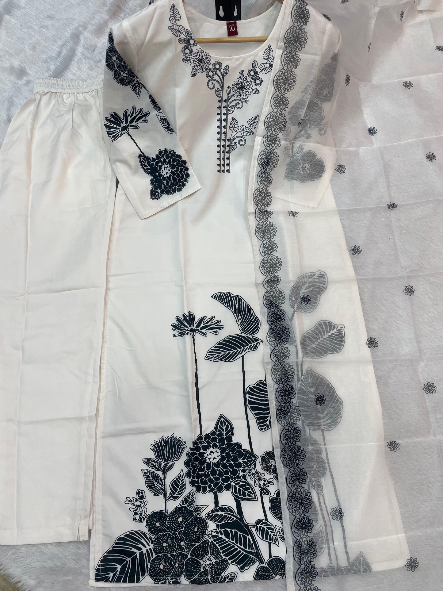 Perfect for festive gatherings, weddings & special occasions!