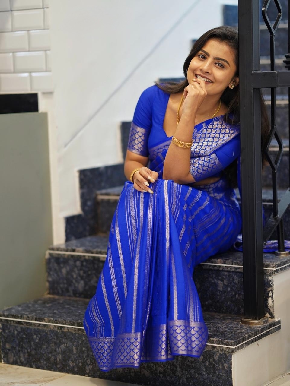 Silk Saree from the this store is adorned with beautiful Zari work in form of traditional motifs.
