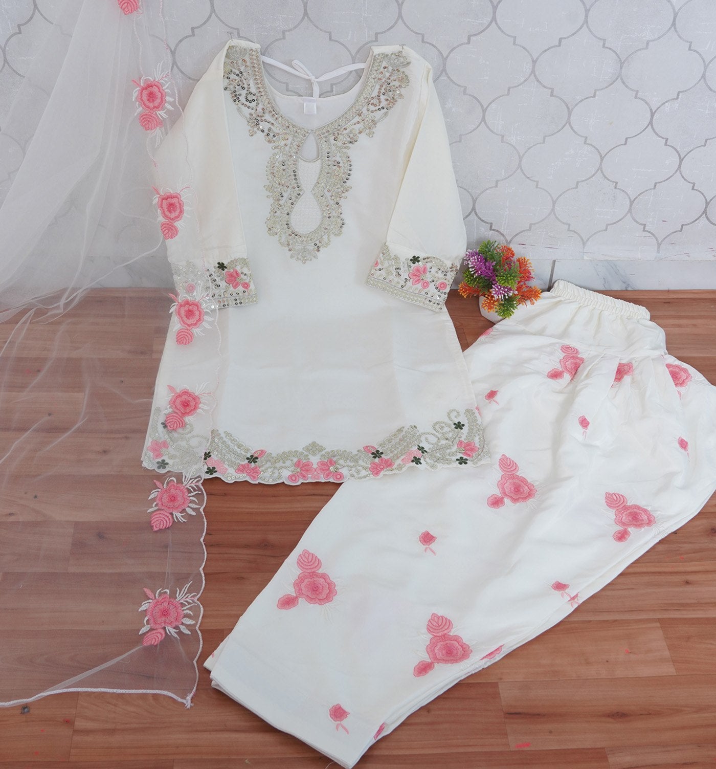 The Ultimate Festive Look in White & Rose Pink 💕