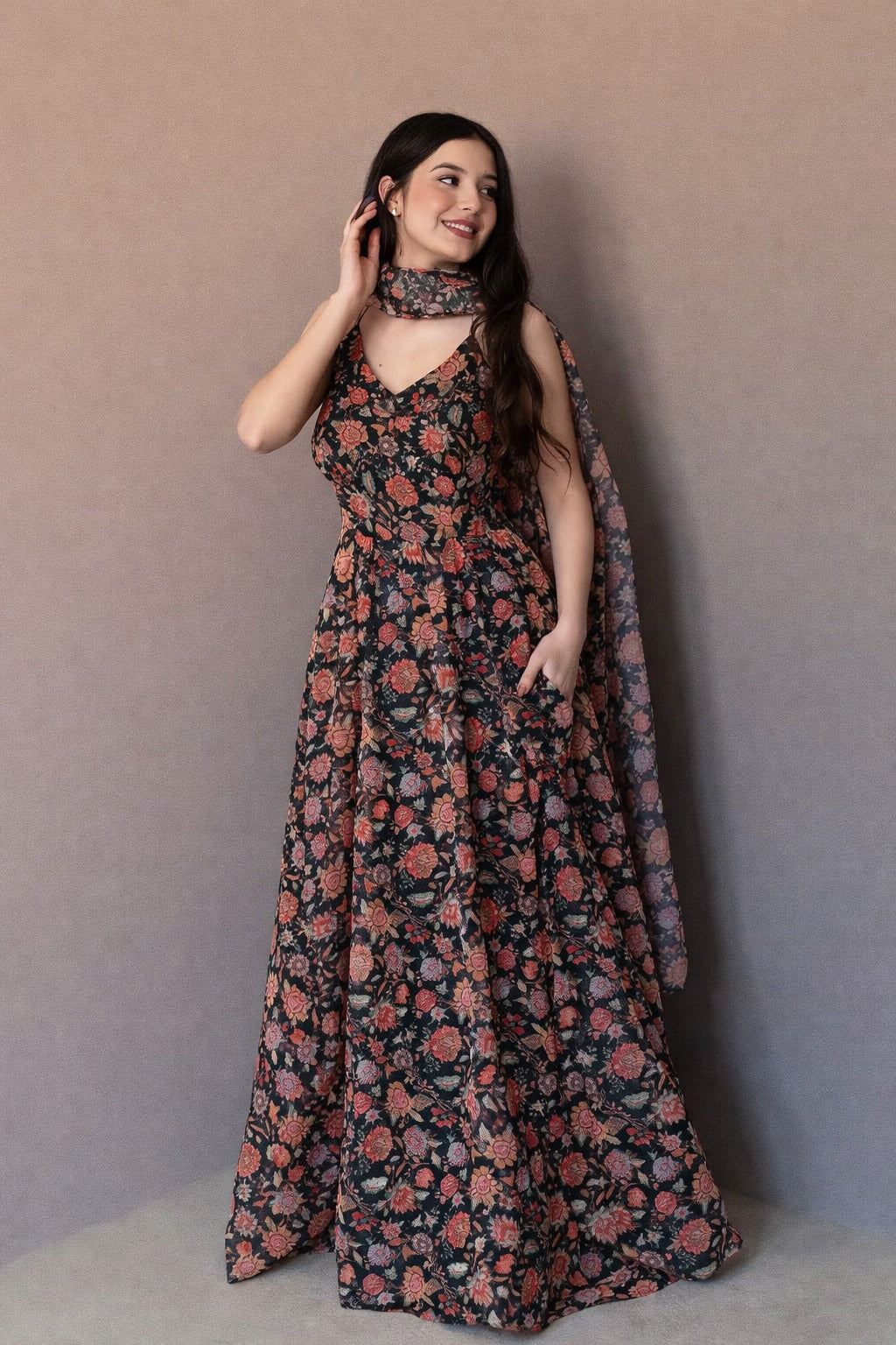 💫 A designer masterpiece that whispers sophistication in every swirl! 🌸