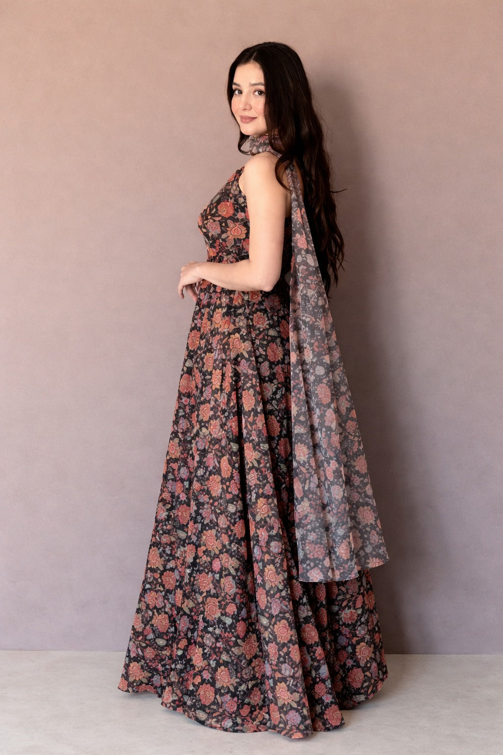 💫 A designer masterpiece that whispers sophistication in every swirl! 🌸