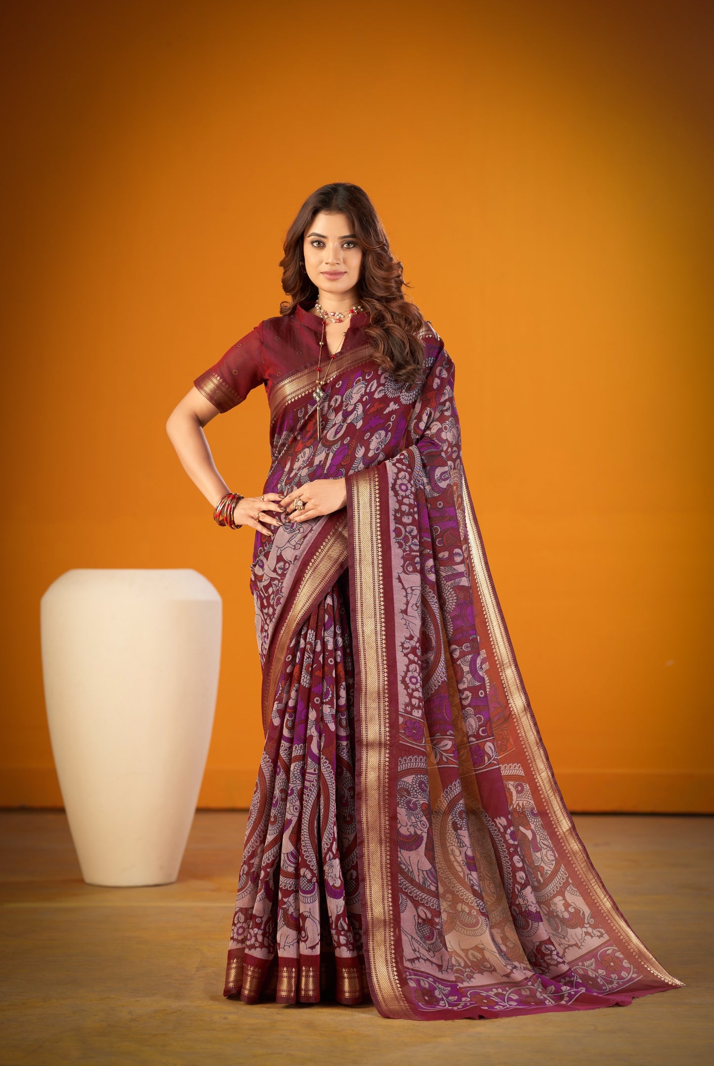 Elegant Kalamkari artistry paired with shimmering zari weaving makes this Chanderi saree a perfect choice for festive and ethnic occasions 🥀