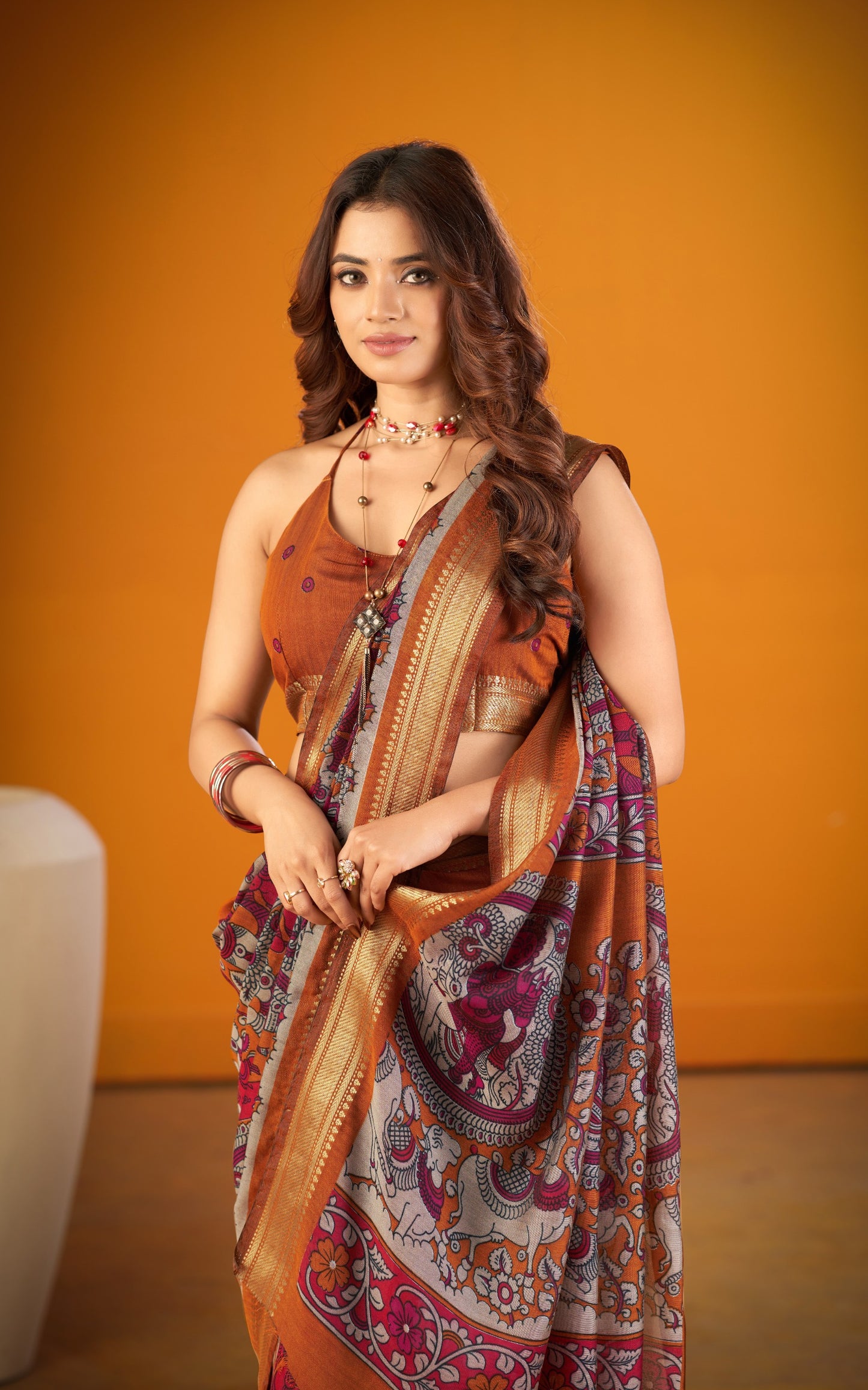 Elegant Kalamkari artistry paired with shimmering zari weaving makes this Chanderi saree a perfect choice for festive and ethnic occasions 🥀
