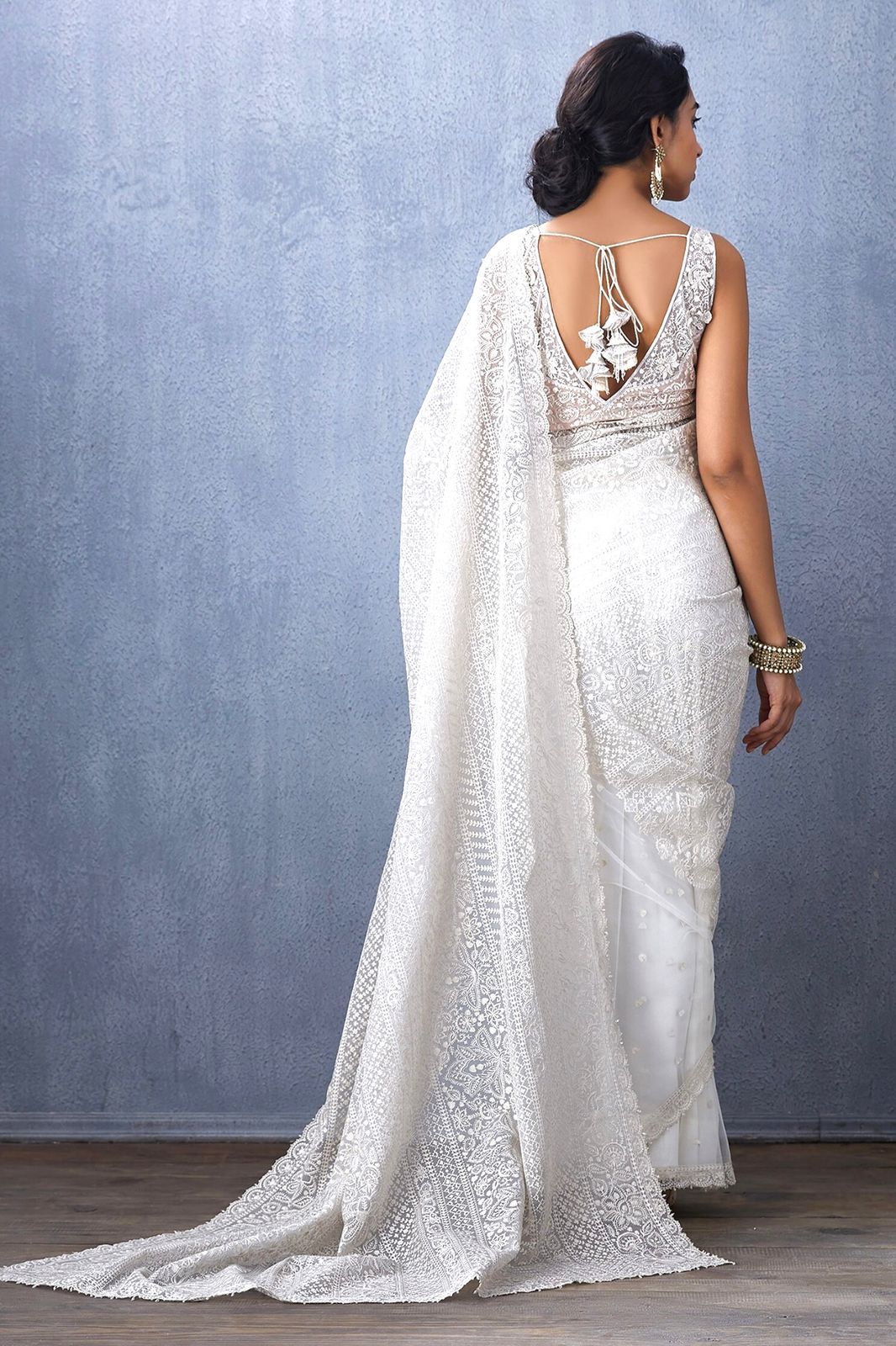 Pure White Lucknowi Chikankari Festive Saree featuring Intricate Floral Threadwork & Scalloped Borders