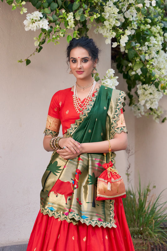 Adorning tradition, one regal Paithani weave at a time 🌸