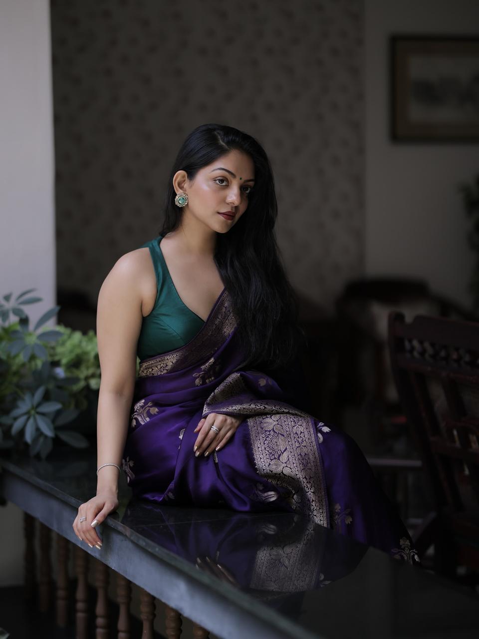 This beautiful saree is elegantly decorated with gorgeous Solid Jacquard weave that gives a perfect look to the outfit.