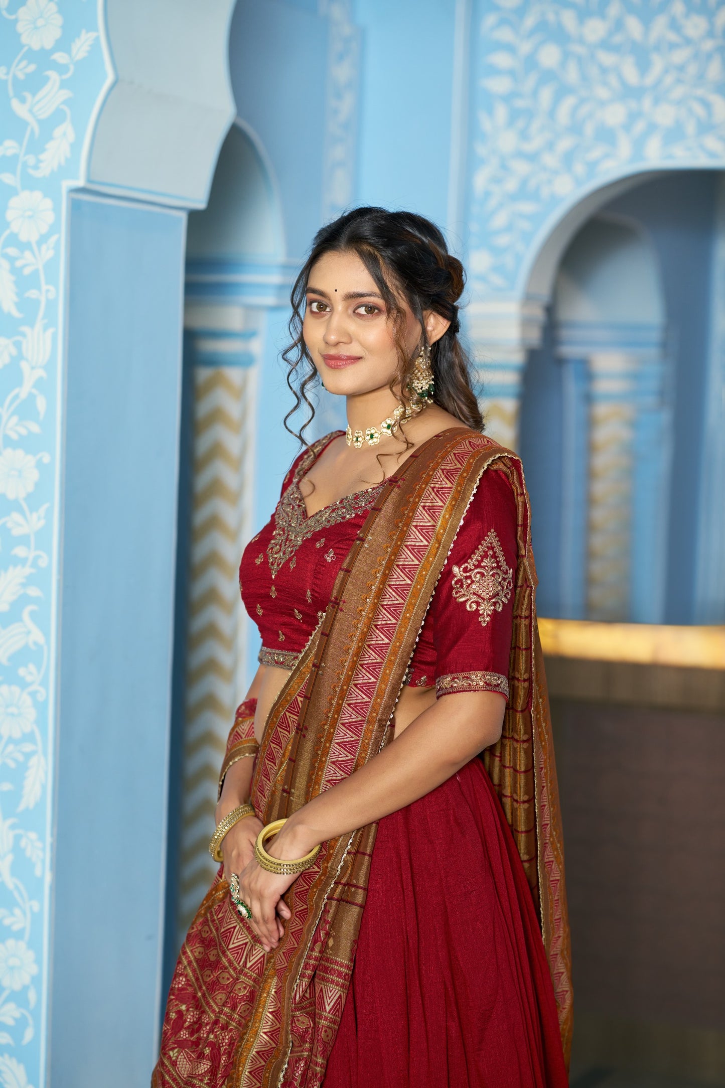 Grace that speaks for itself  Crafted in luxurious Vichitra silk, this lehenga brings a refined and royal touch to your festive wardrobe.✨