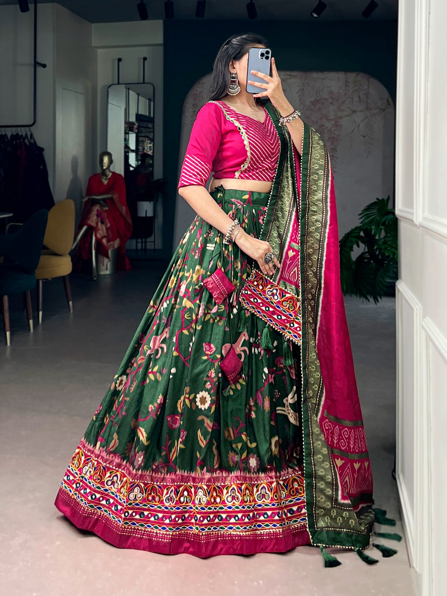 A perfect blend of elegance and tradition—this Tasar silk lehenga choli is made for Navratri 🌸