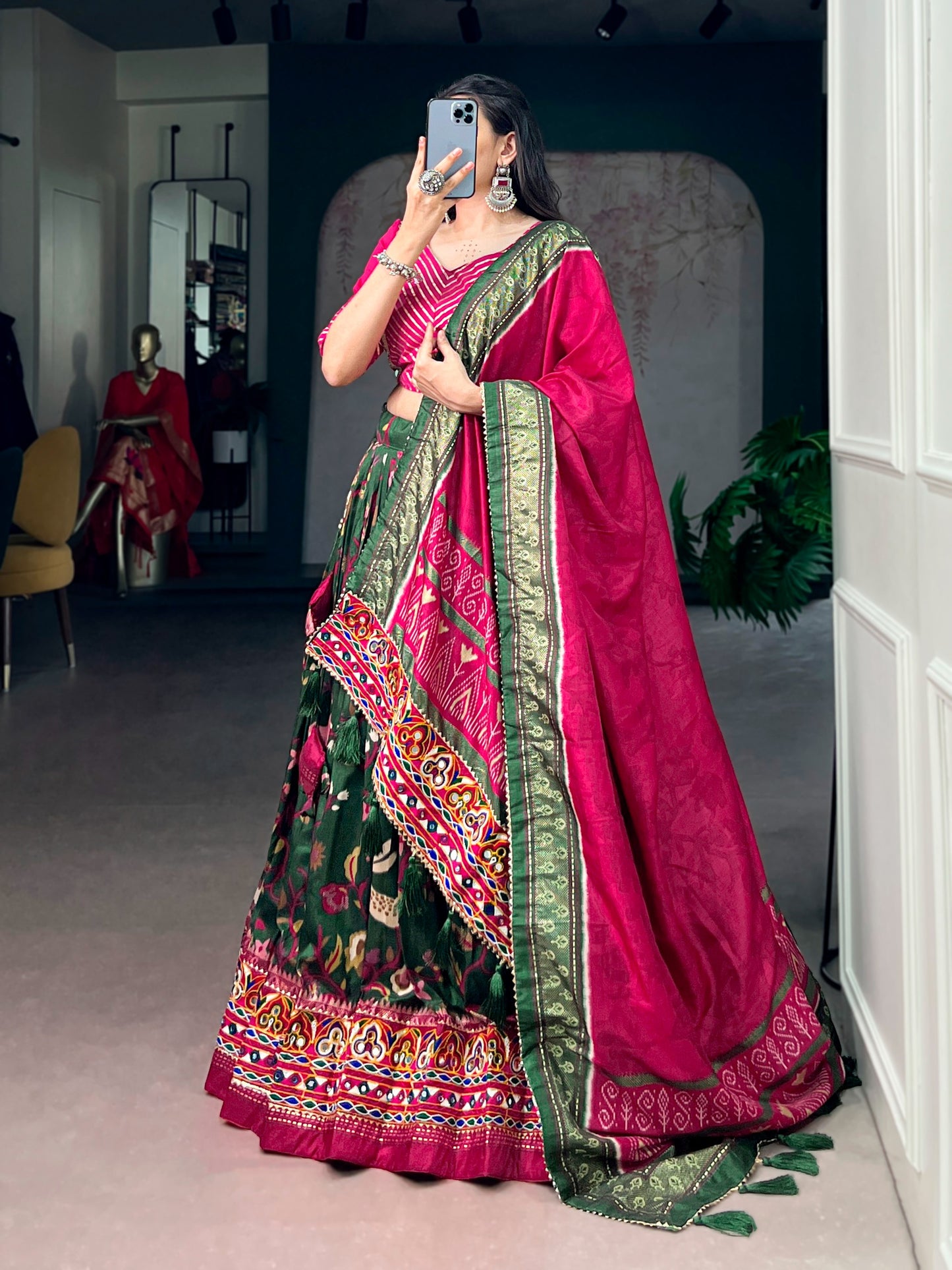 A perfect blend of elegance and tradition—this Tasar silk lehenga choli is made for Navratri 🌸