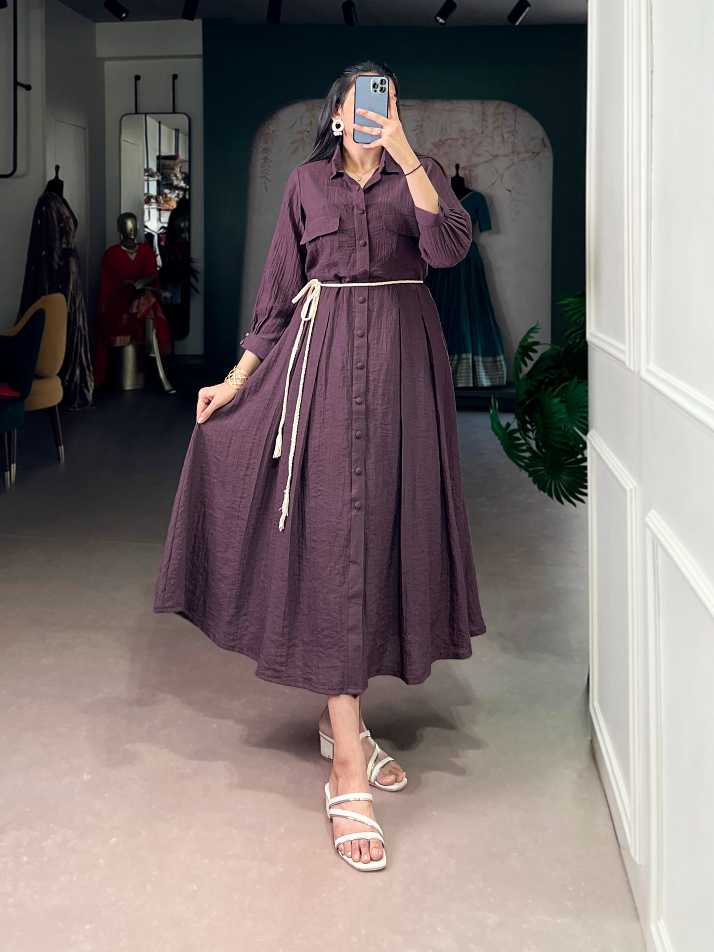 This crackle fabric dress brings effortless elegance with its soft texture and graceful flow, making it perfect for everyday chic styling. 🪻