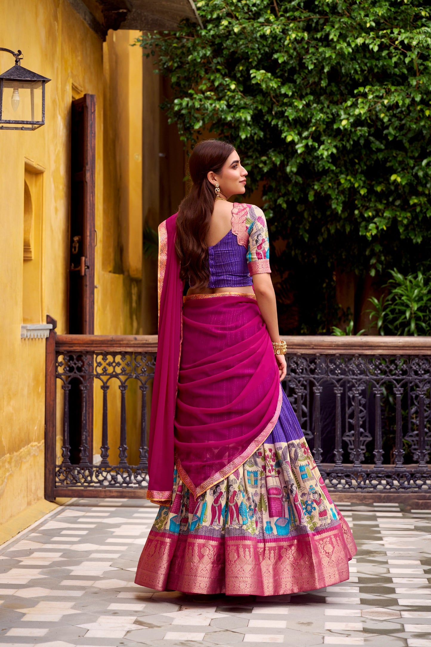 Step into timeless elegance with this Poly Chanderi lehenga, designed with delicate Zari stripes and enhanced with Kalamkari prints 🪷