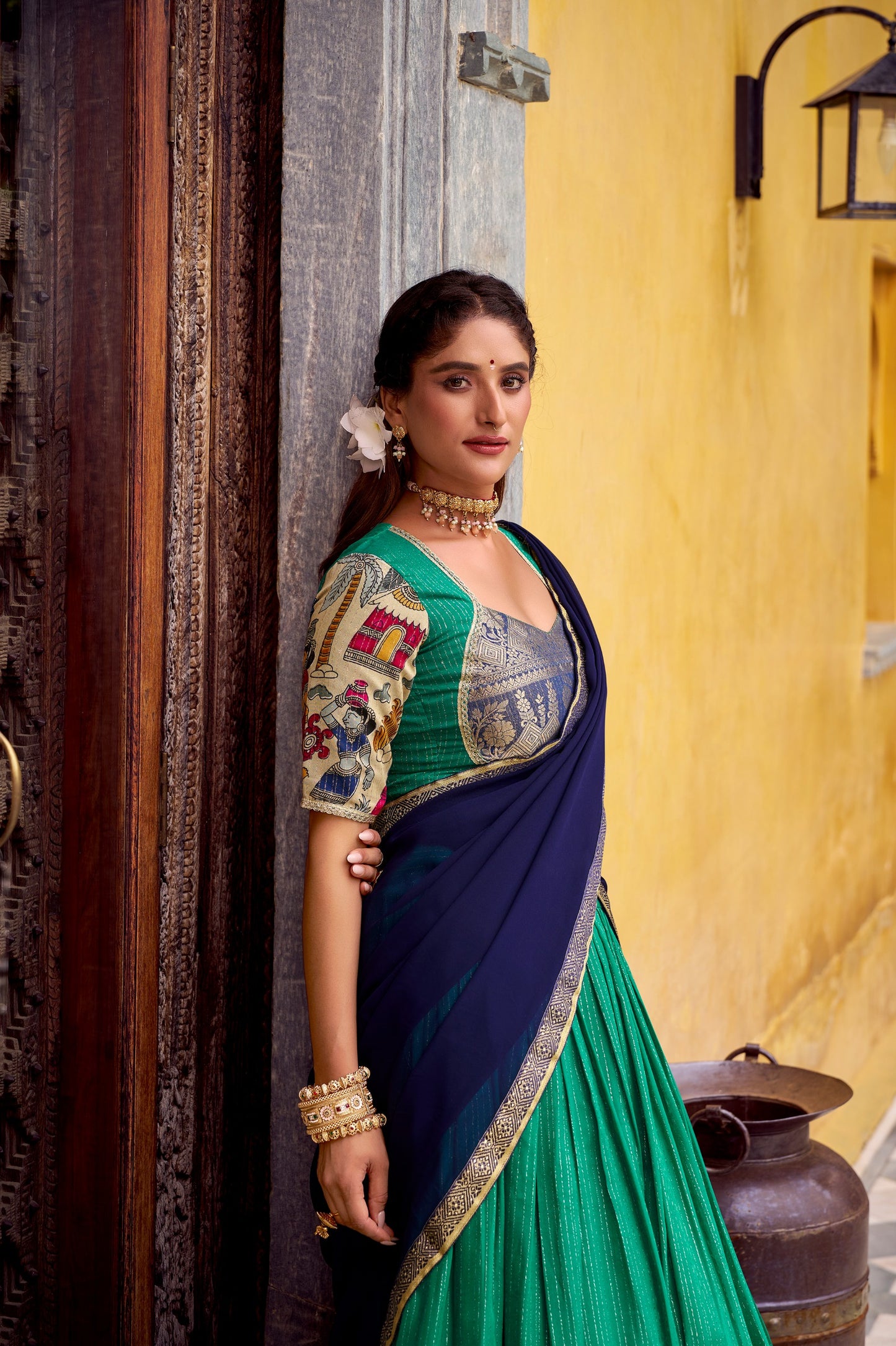 Step into timeless elegance with this Poly Chanderi lehenga, designed with delicate Zari stripes and enhanced with Kalamkari prints 🪷