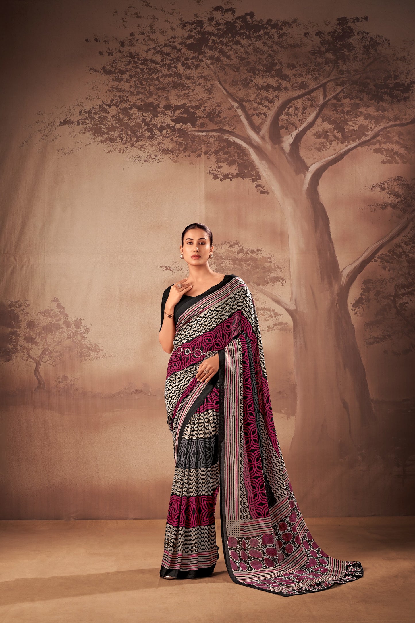 Soft elegance meets everyday grace in this beautifully printed poly mal cotton saree. 🪷