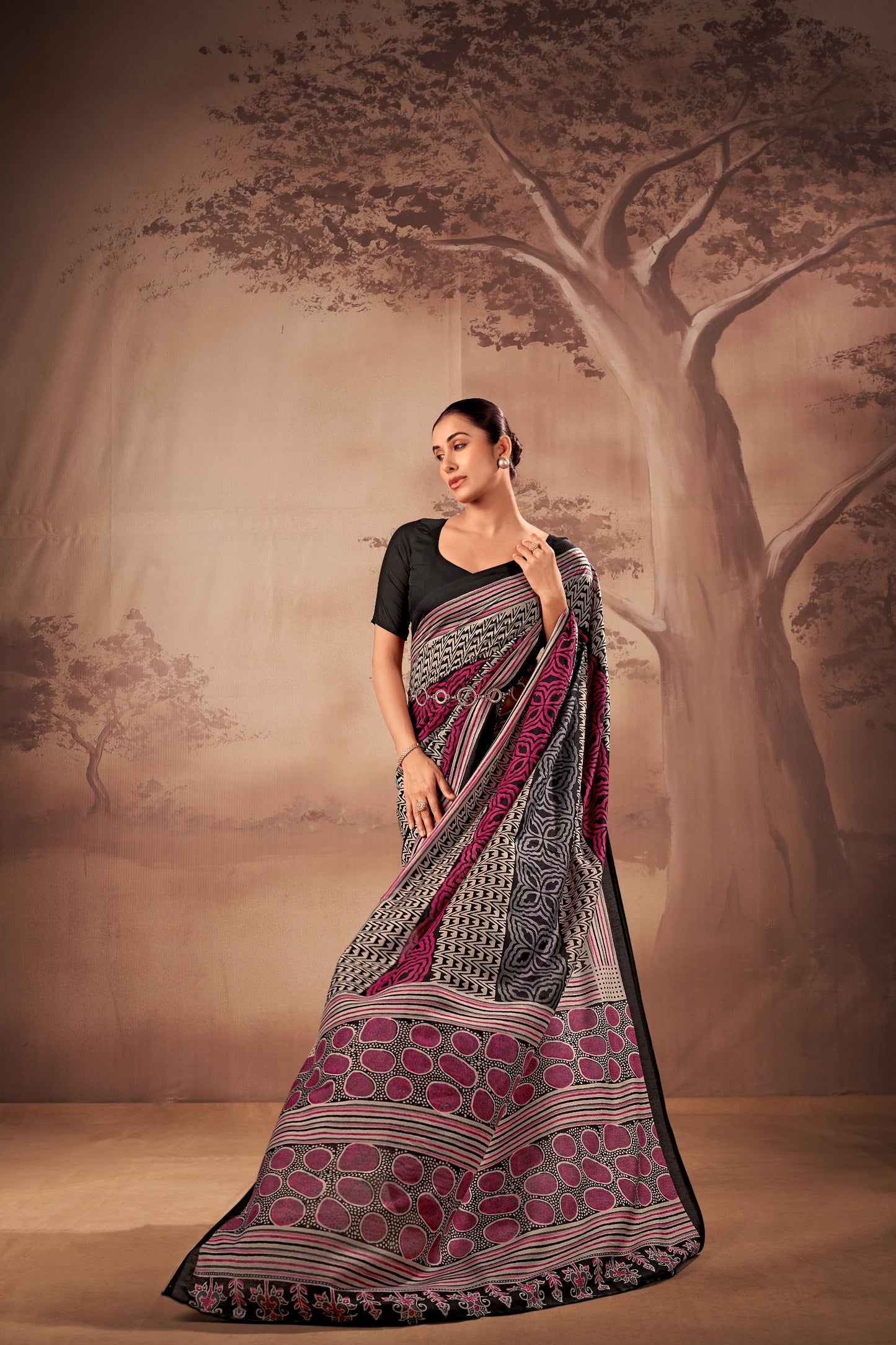Soft elegance meets everyday grace in this beautifully printed poly mal cotton saree. 🪷